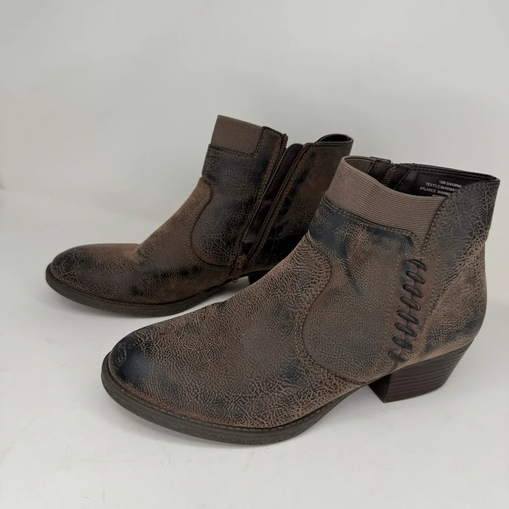 Womens Shawna Brown Faux Leather Distressed Ankle‎ Boots Side Zip Block Heel 10M
